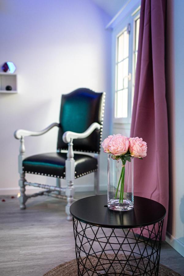 Suite L'Echappee - Maison Romantique - Spa & Sauna Privatif- Pole Dance - Lit Rond Avec Miroir Au Plafond Pezarches Exterior foto